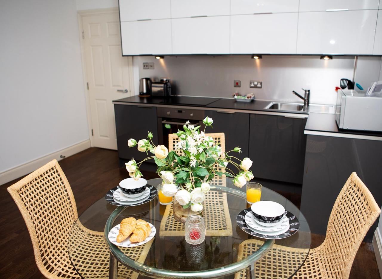 Apt 2, Trafalgar Square 2Nd Floor By Indigo Flats Londra Exterior foto