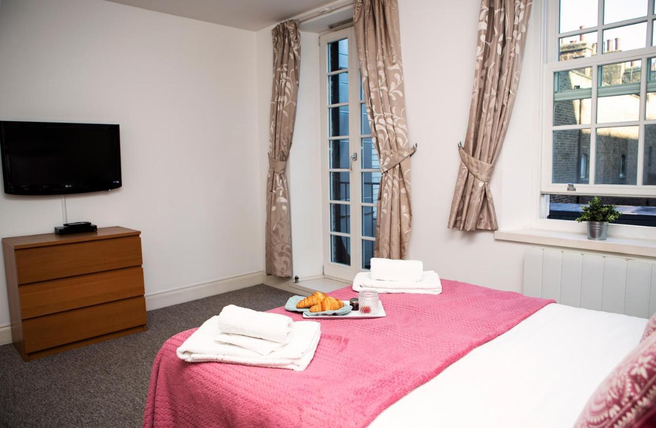 Apt 2, Trafalgar Square 2Nd Floor By Indigo Flats Londra Exterior foto
