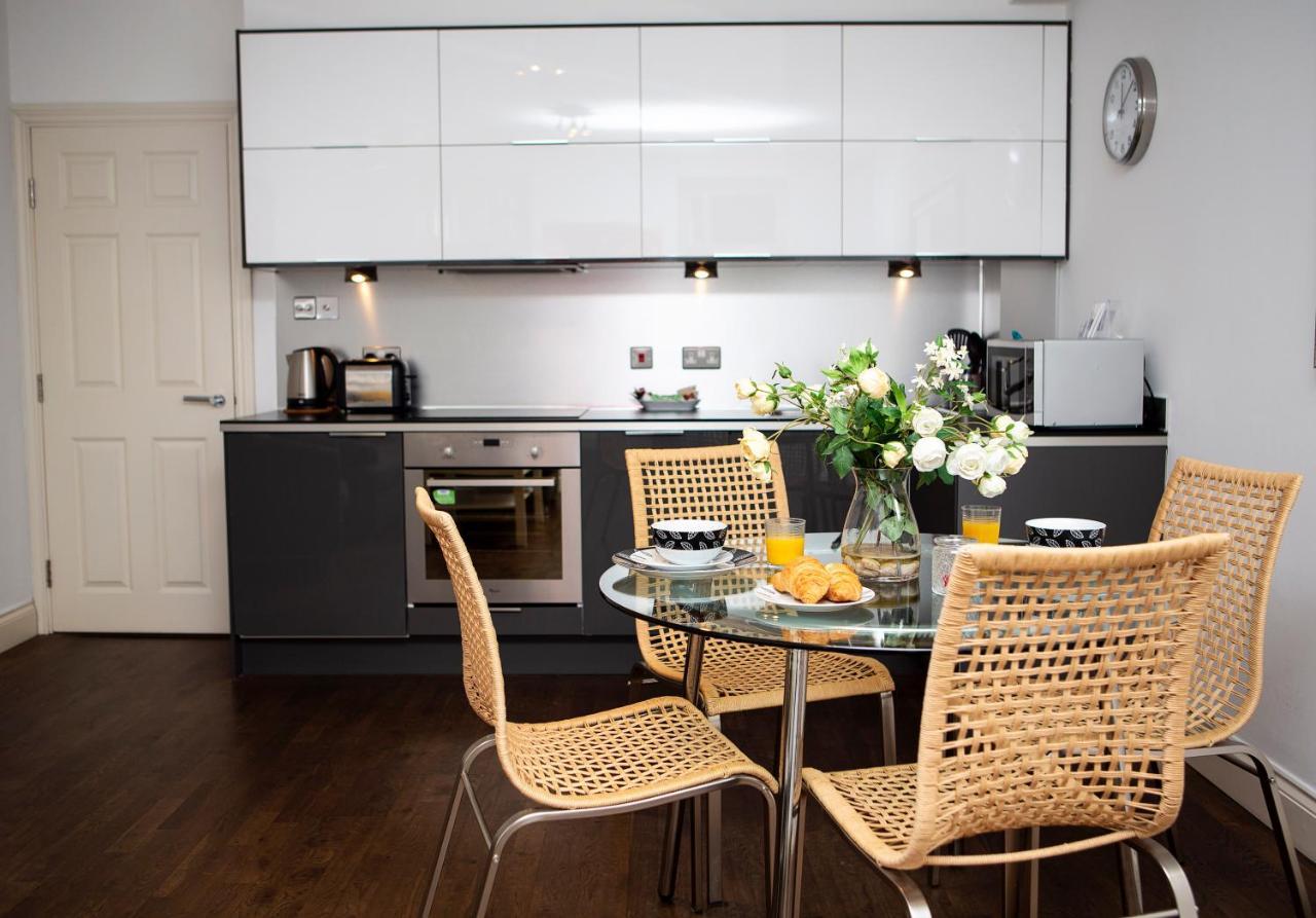 Apt 2, Trafalgar Square 2Nd Floor By Indigo Flats Londra Exterior foto