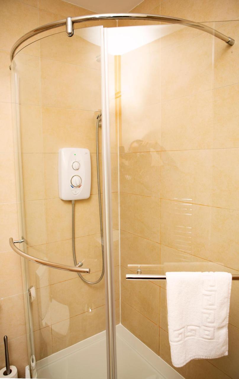 Apt 2, Trafalgar Square 2Nd Floor By Indigo Flats Londra Exterior foto